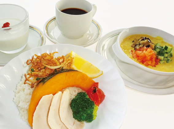 レディース&シニアDAY限定レディースランチ〈1日10食〉冷製ベジカレーをジャスミンライスで