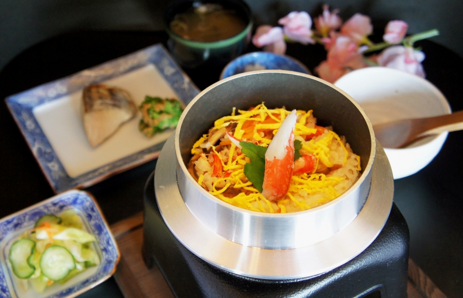 【新メニュー】かに釜飯セット