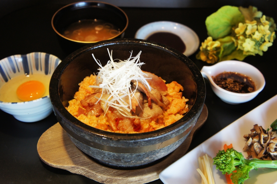 【季節限定】つくば味麗豚の石釜キムチ御飯