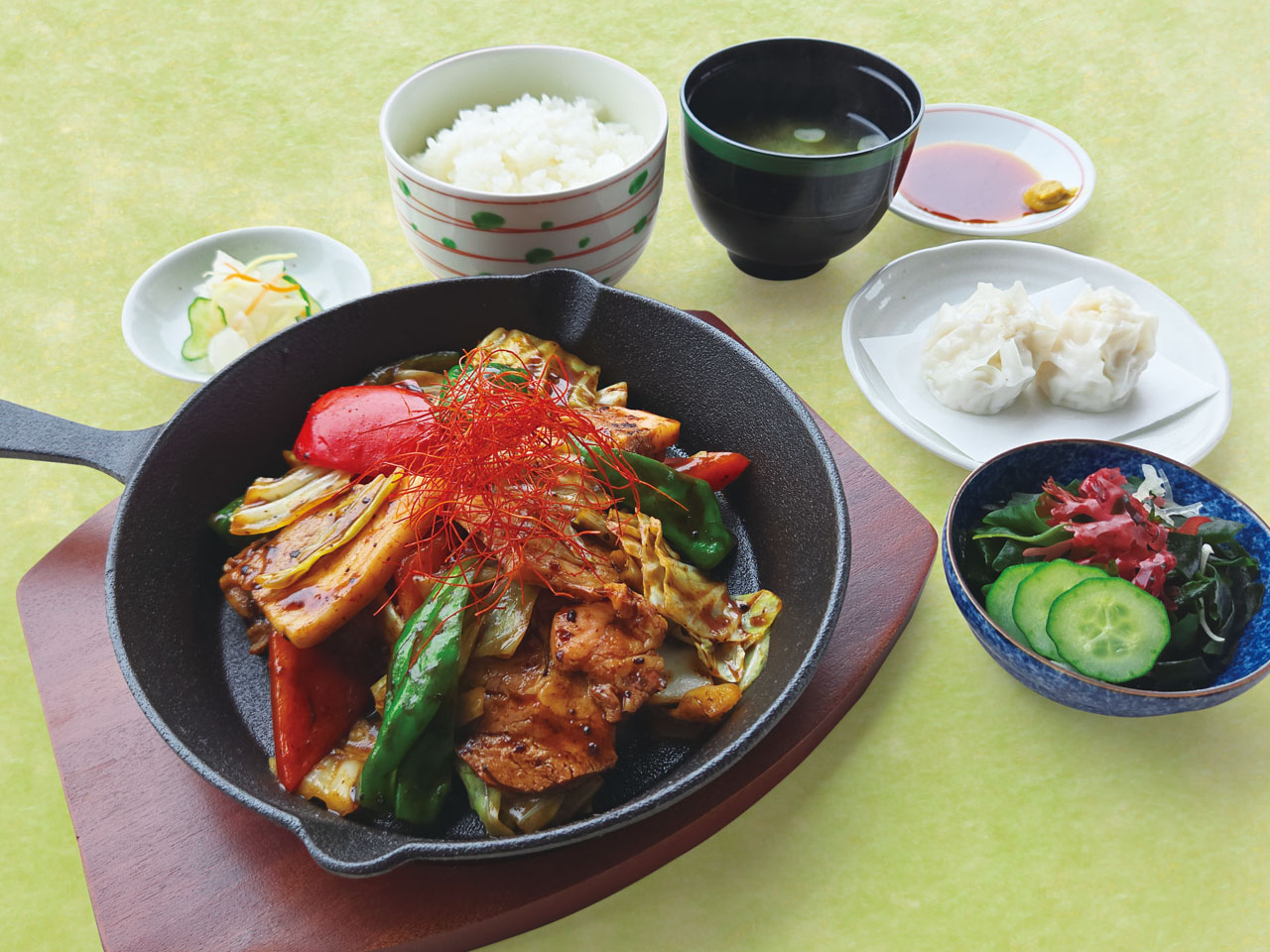 鉄板ピリ辛回鍋肉